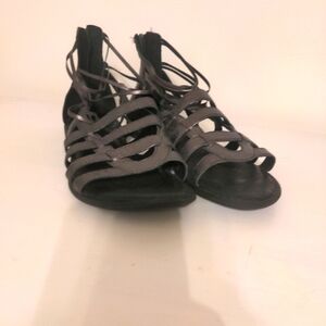 Born Womens Sandals Size 8 F17014